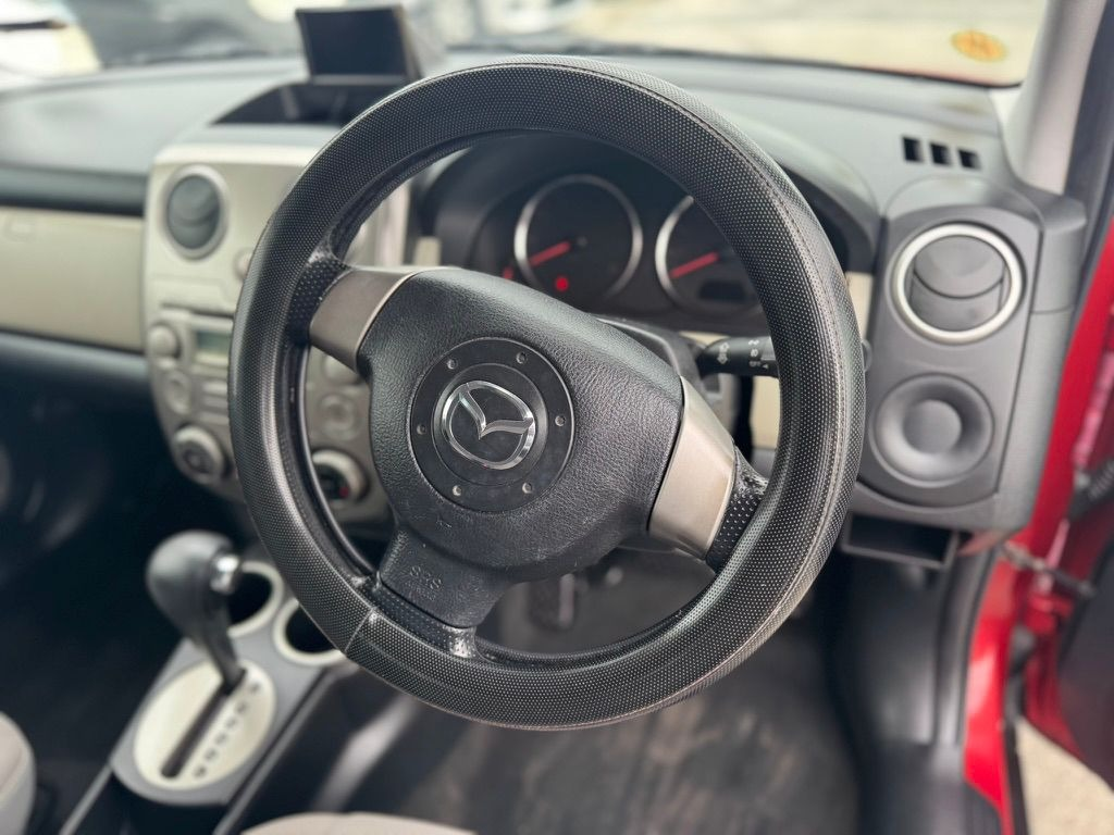2005 Mazda Verisa Carousel 4