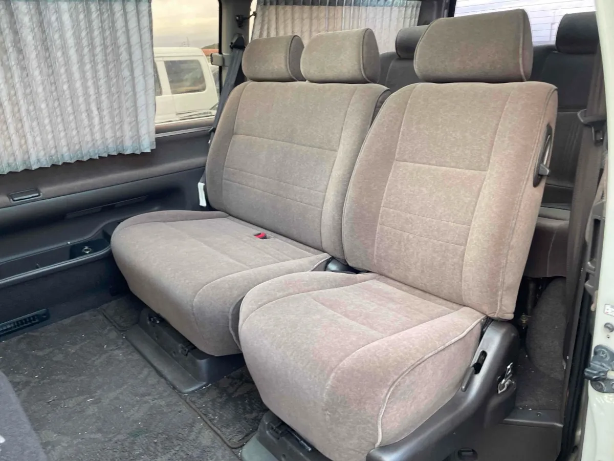 2002 Toyota Hiace Carousel 1