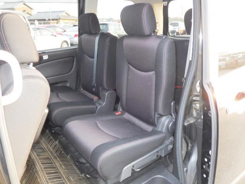 2013 Nissan Serena Carousel 2