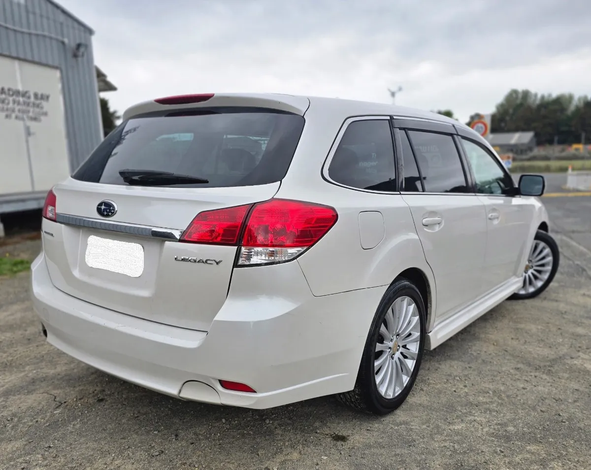 2009 Subaru Legacy Carousel 6