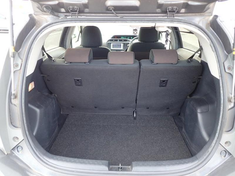 2012 Toyota Aqua Carousel 6