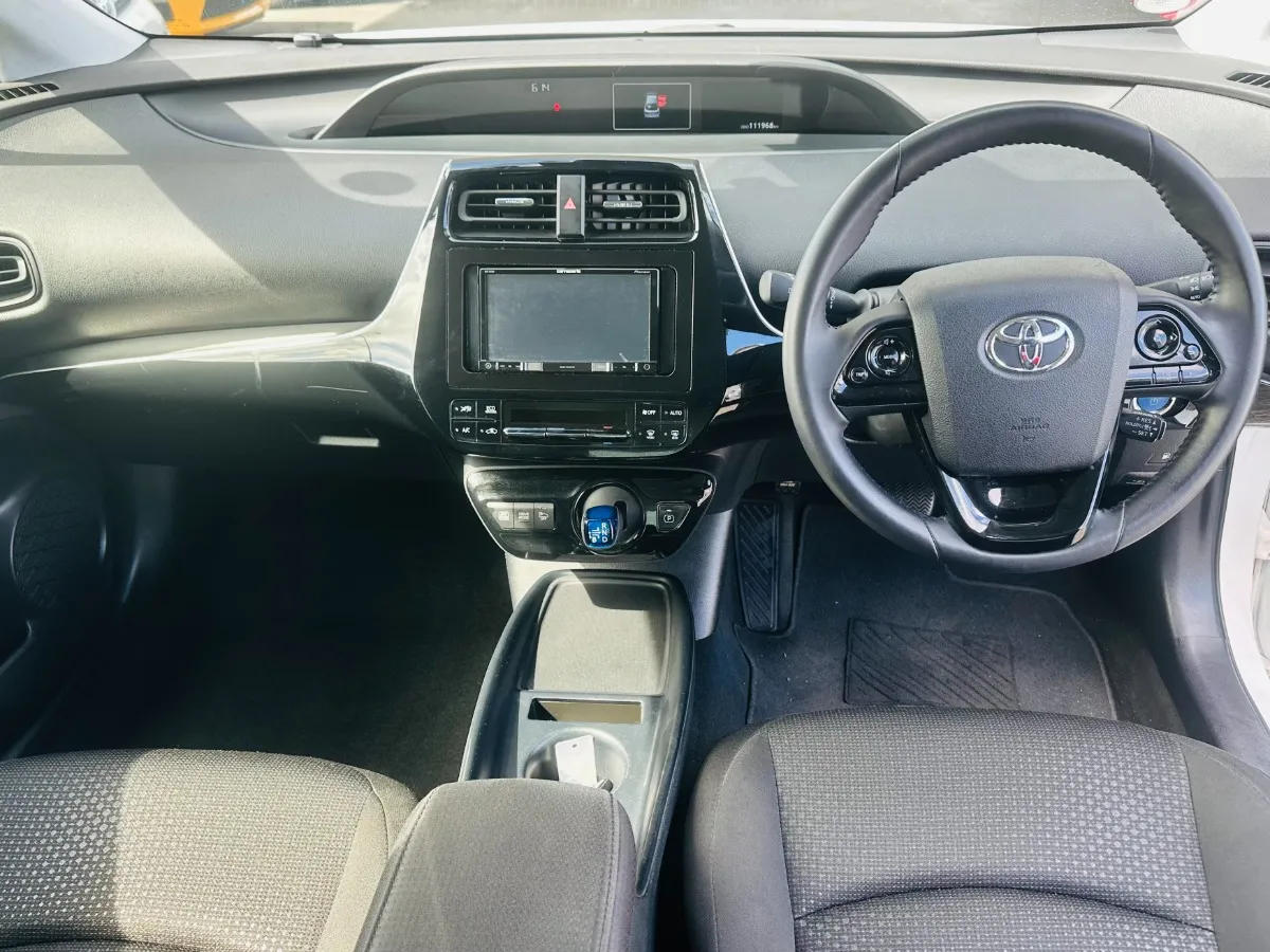 2019 Toyota Prius Carousel 6