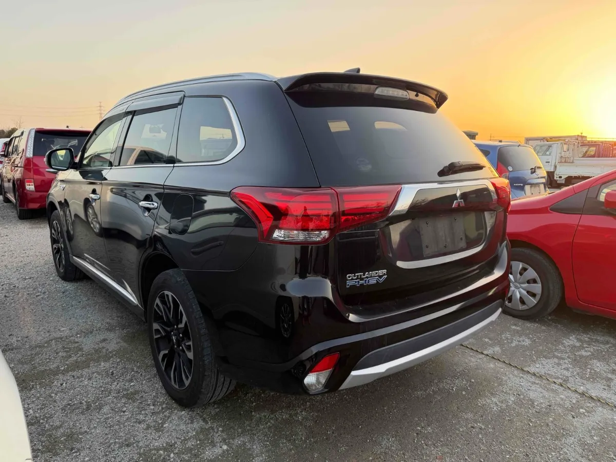 2015 Mitsubishi Outlander Carousel 4