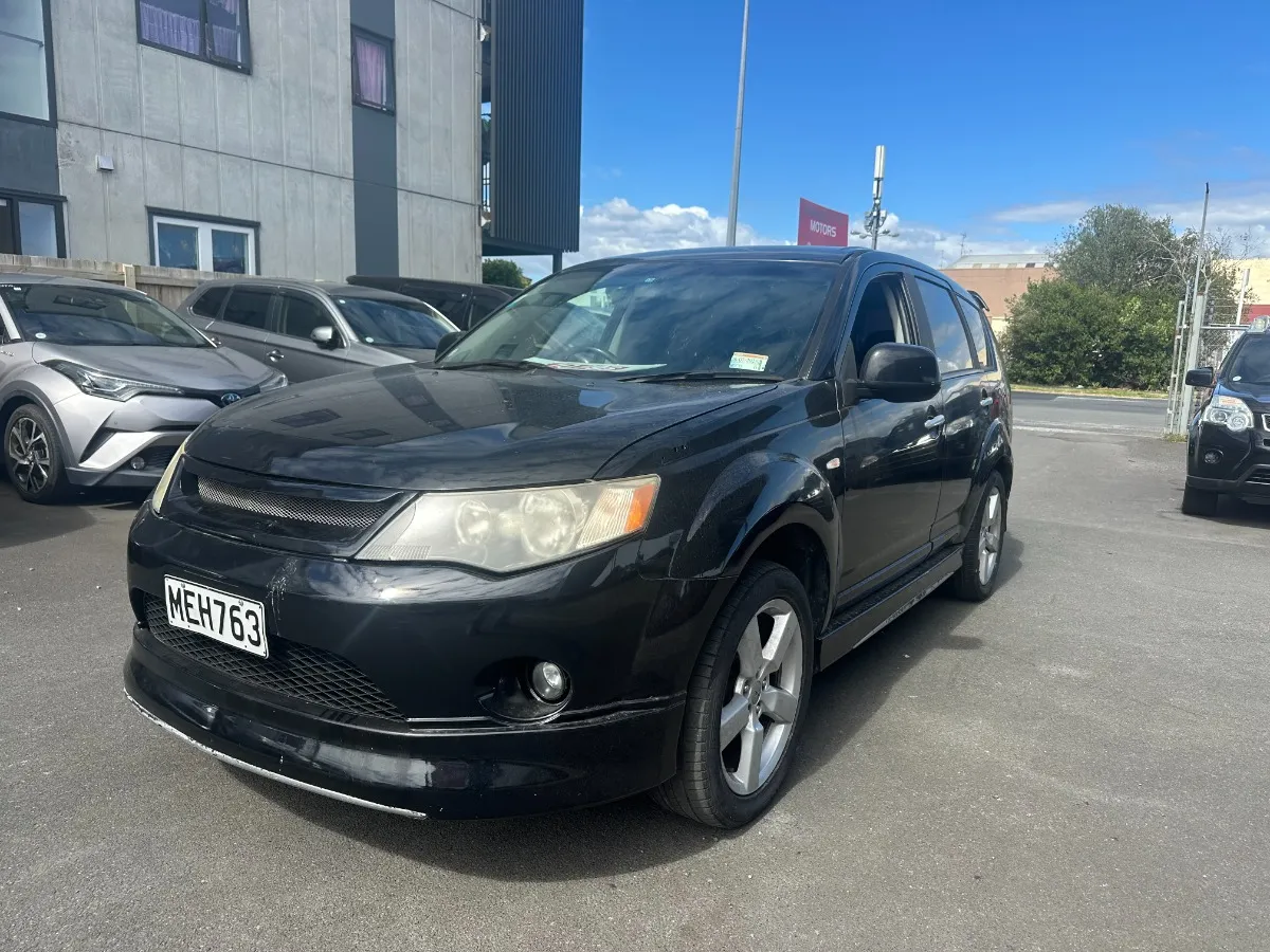 2005 Mitsubishi Outlander 7 Seater Carousel 2