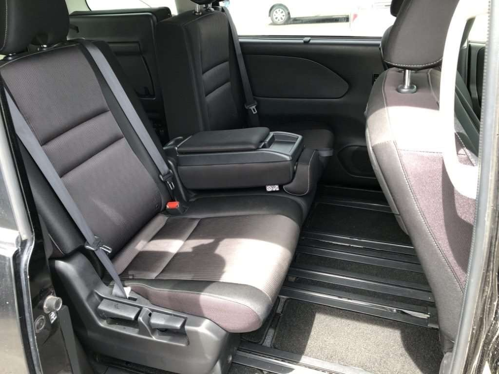 2017 Nissan Serena Carousel 3
