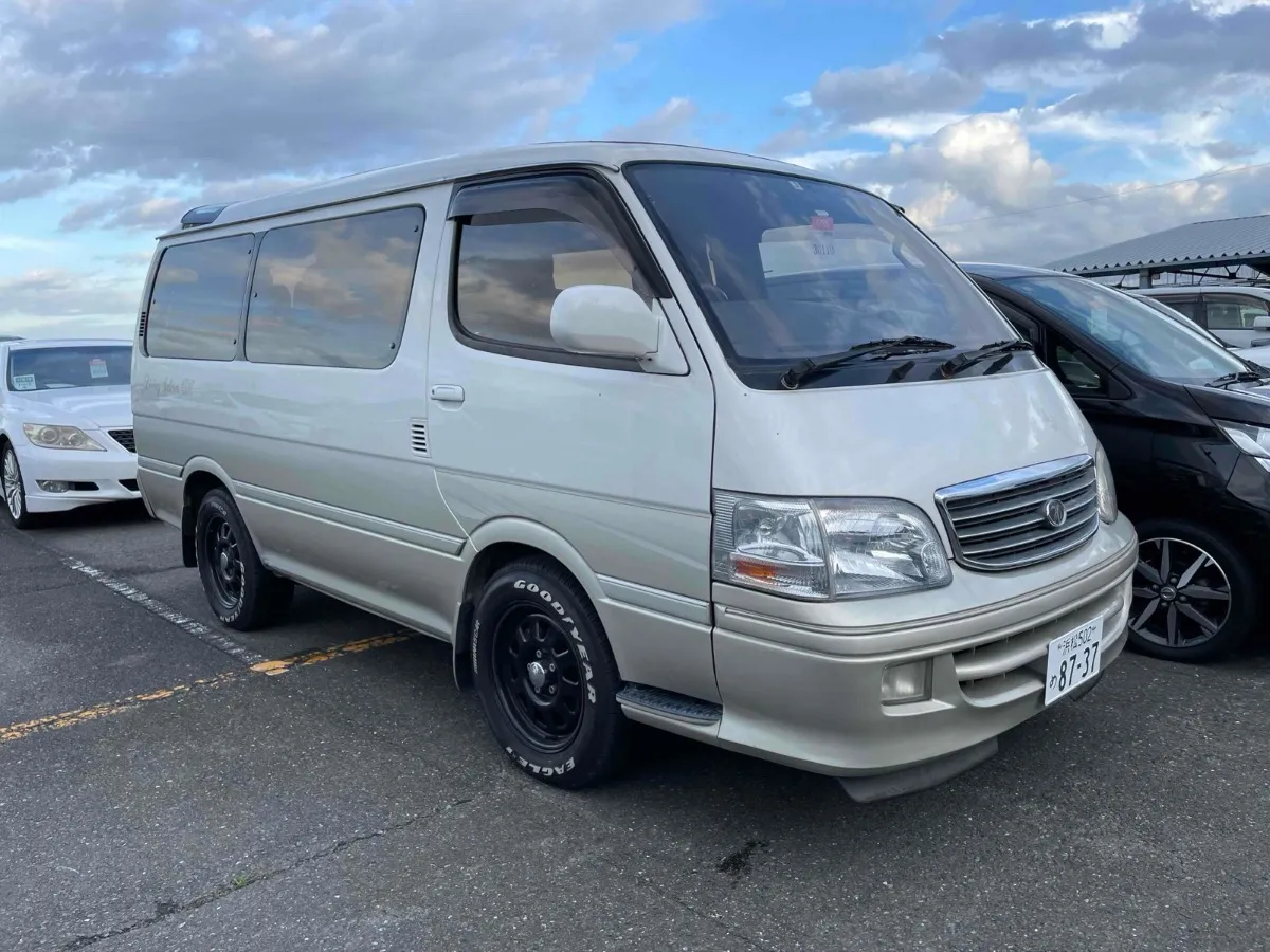 2002 Toyota Hiace