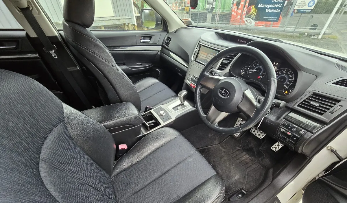2009 Subaru Legacy Carousel 2