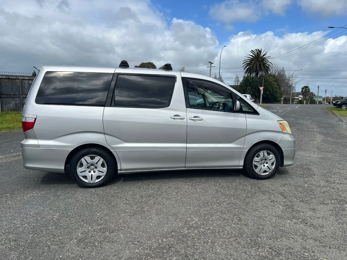 2004 Toyota Alphard Carousel 6