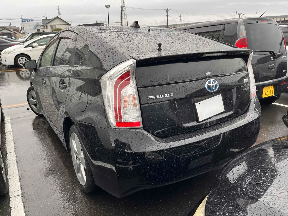 2014 Toyota Prius Carousel 1