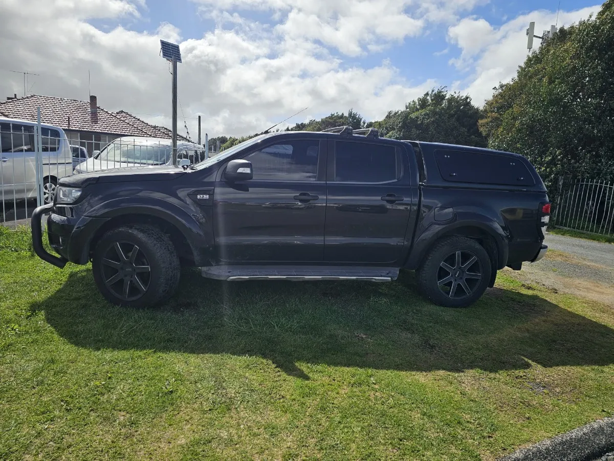 2019 Ford Ranger XLT DOUBLE CAB W/SA - 4WD Carousel 6