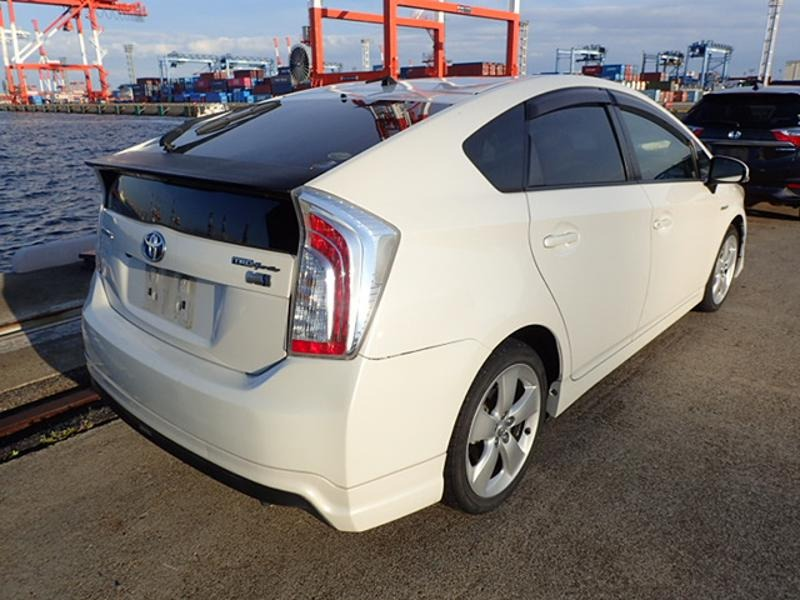 2012 Toyota Prius S Touring Saelection Carousel 2