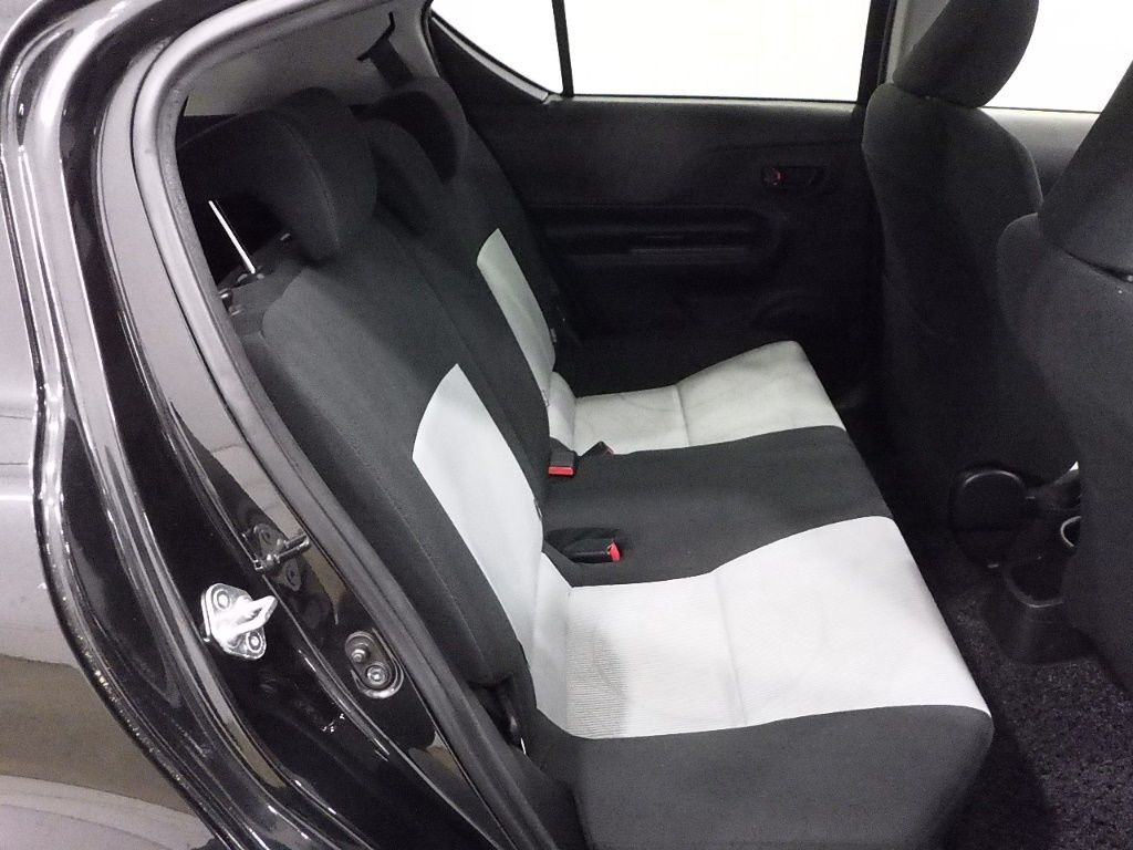 2014 Toyota Aqua Carousel 1