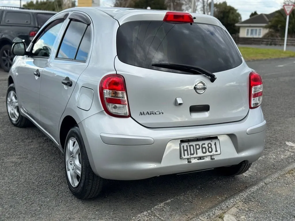 2012 Nissan March Carousel 3