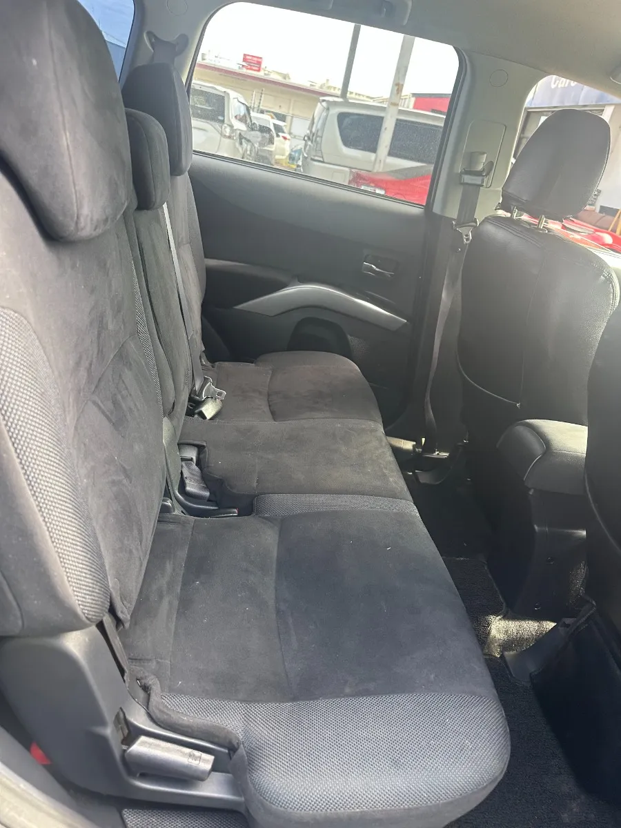 2005 Mitsubishi Outlander 7 Seater Carousel 9
