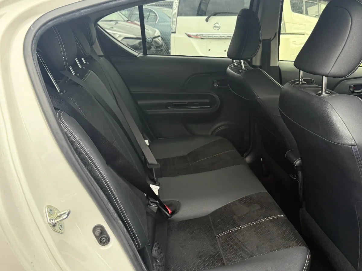 2014 Toyota Aqua Carousel 7