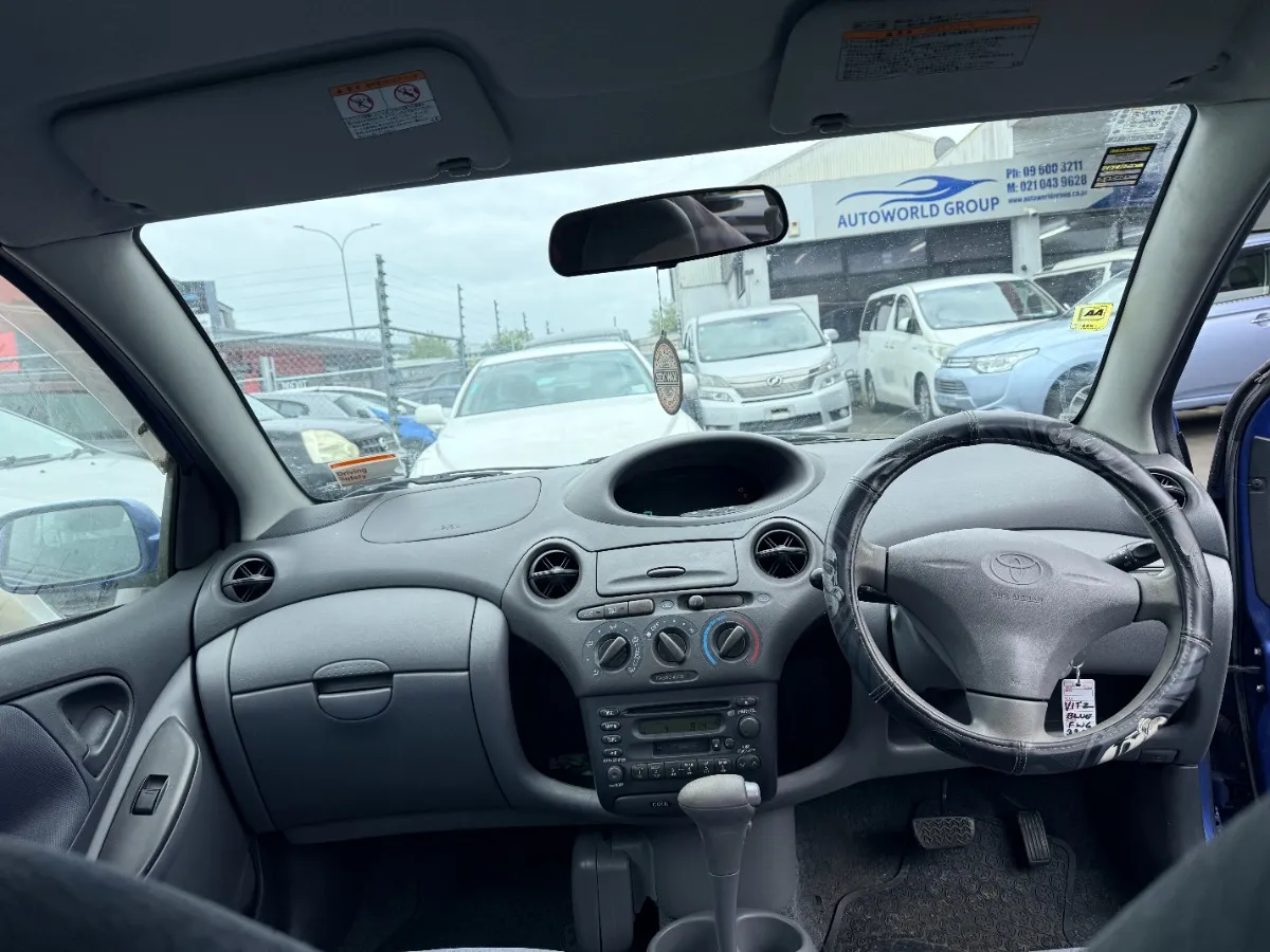 2001 Toyota Vitz Carousel 6