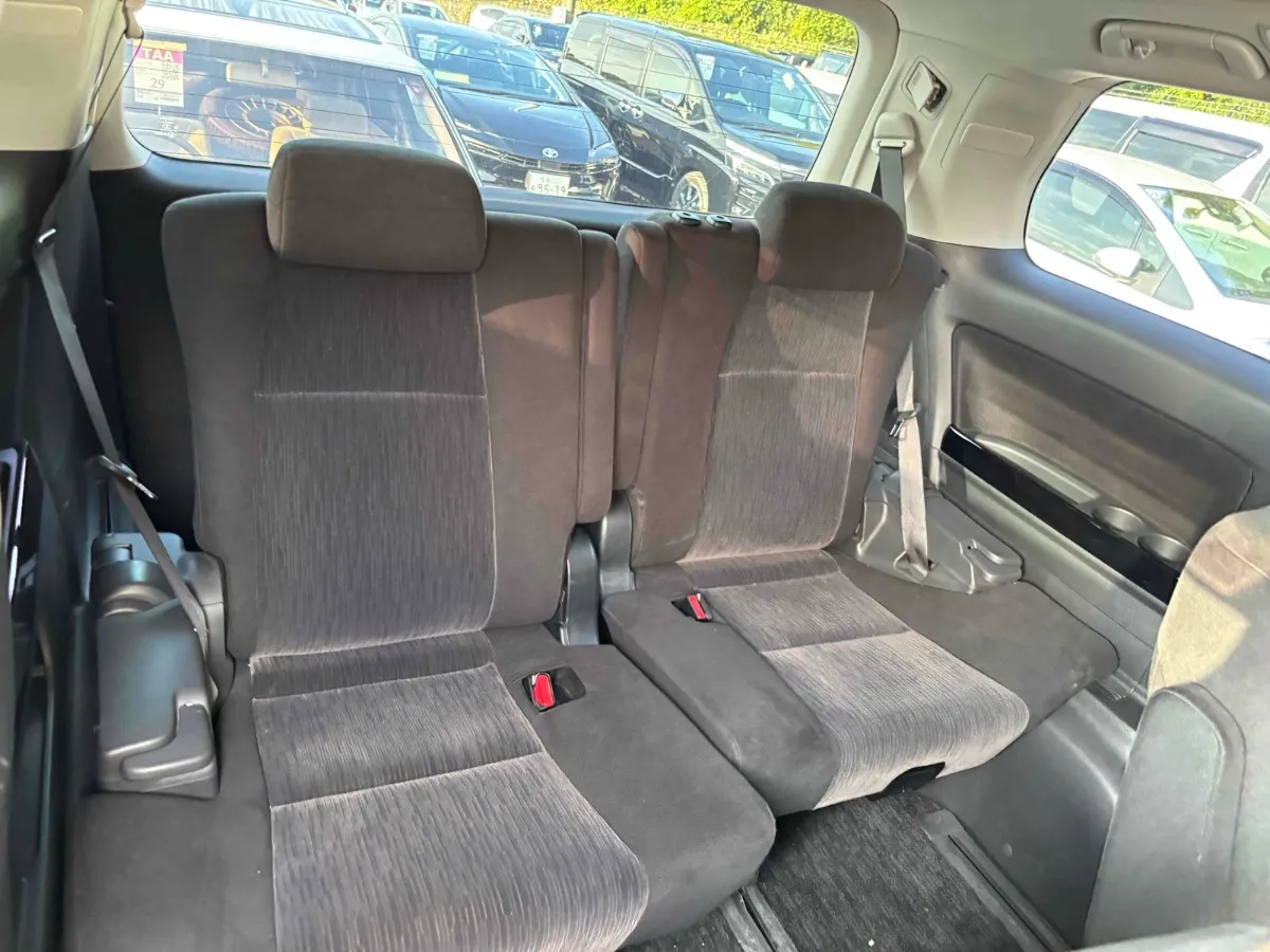 2012 Toyota Vellfire Carousel 3