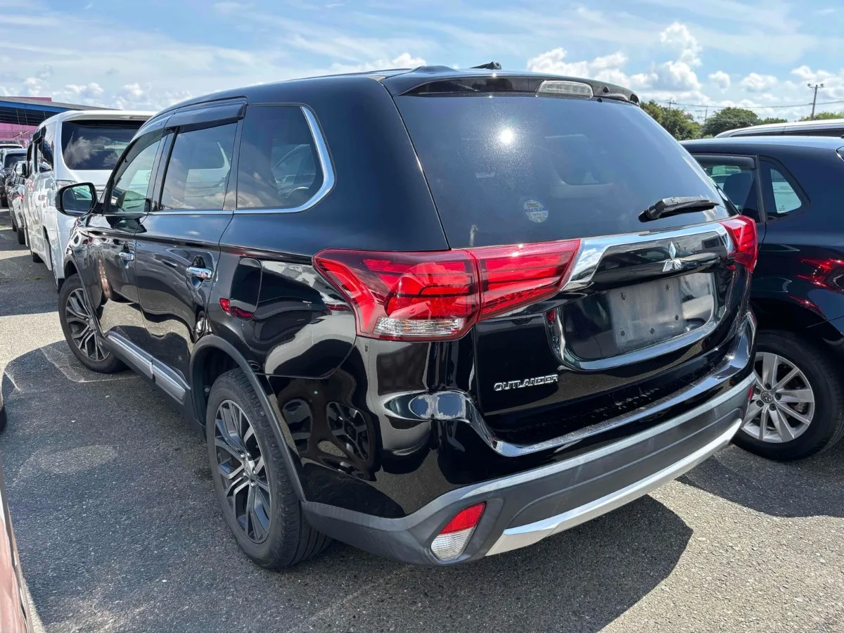 2014 Mitsubishi Outlander Carousel 6