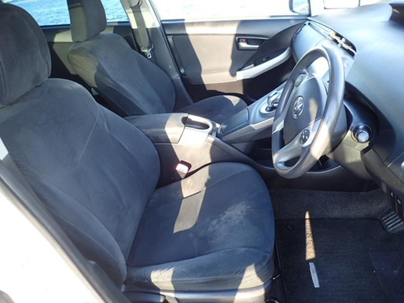 2012 Toyota Prius S Touring Saelection Carousel 4