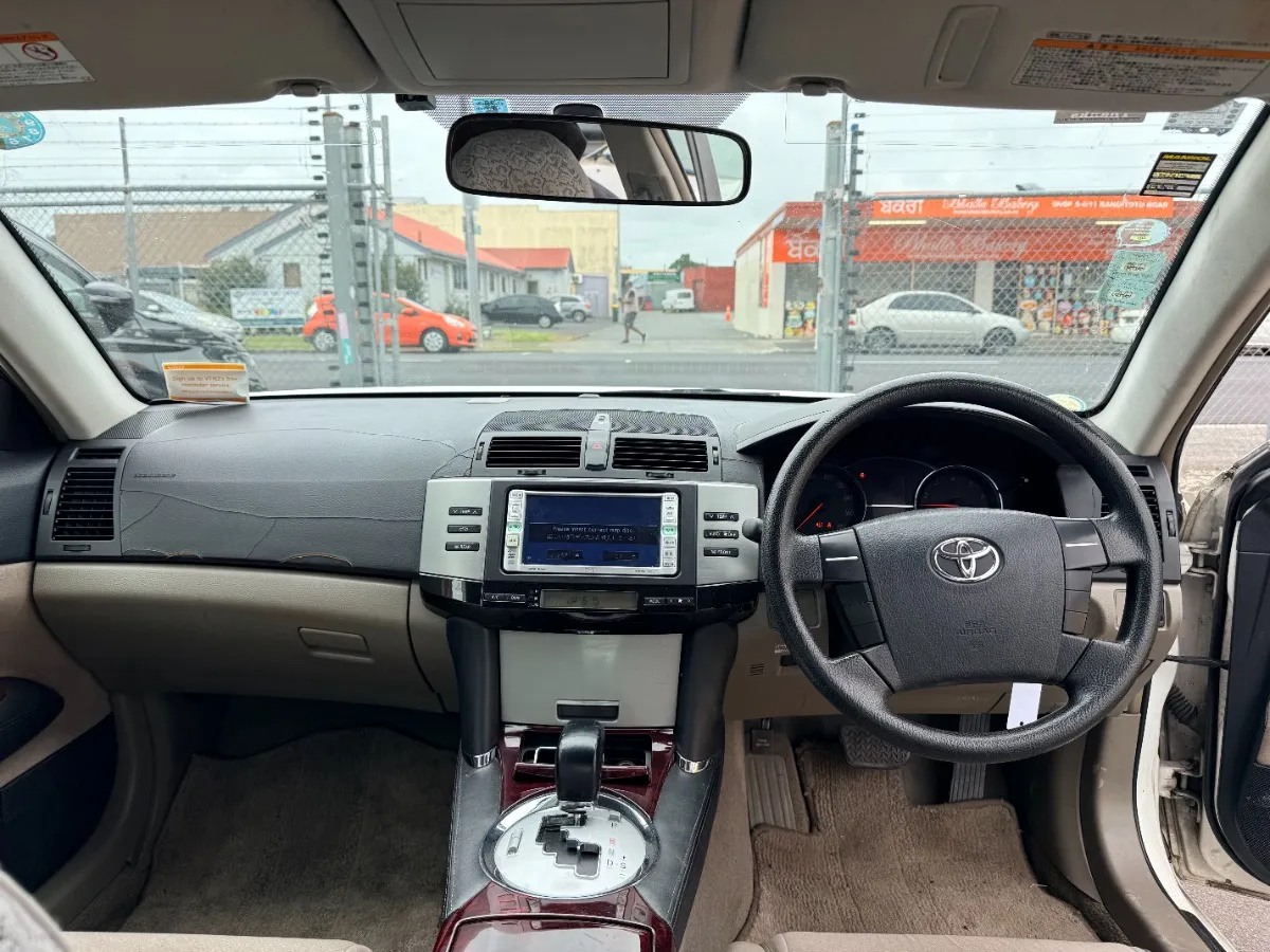 2006 Toyota Mark-X Carousel 7