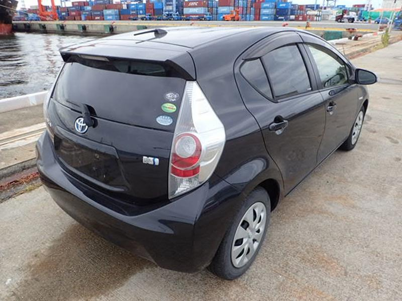 2013 Toyota Aqua Carousel 2