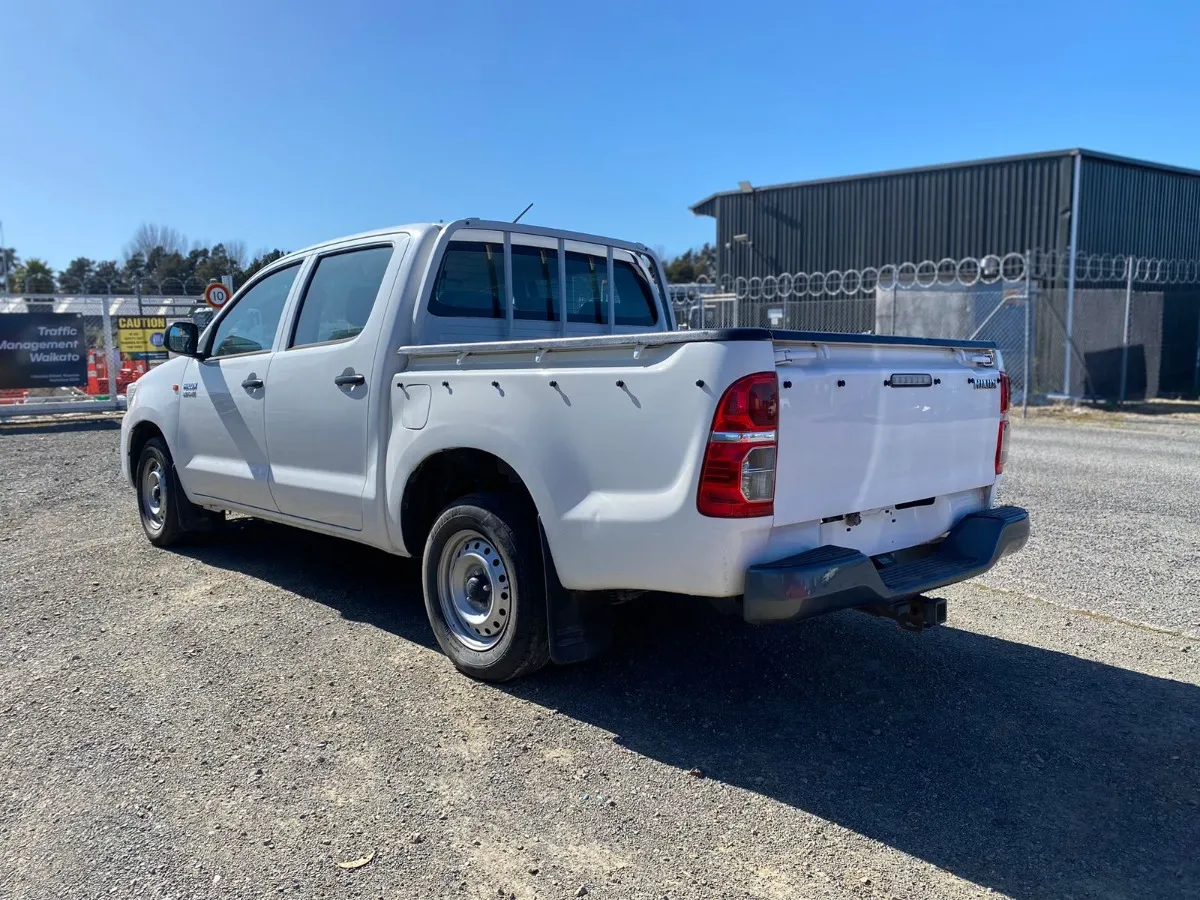 2014 Toyota Hilux 2WD 3.0TD DC UTE 5M Carousel 3