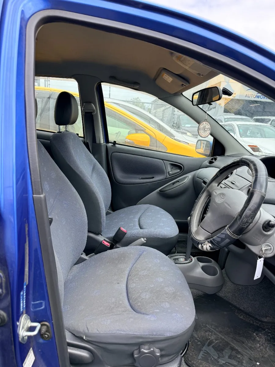 2001 Toyota Vitz Carousel 7