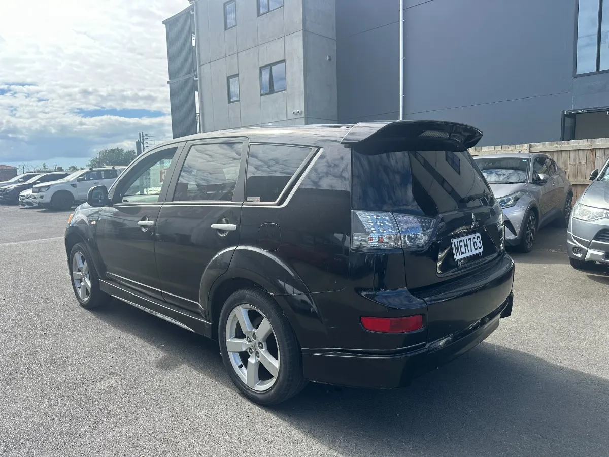 2005 Mitsubishi Outlander 7 Seater Carousel 3