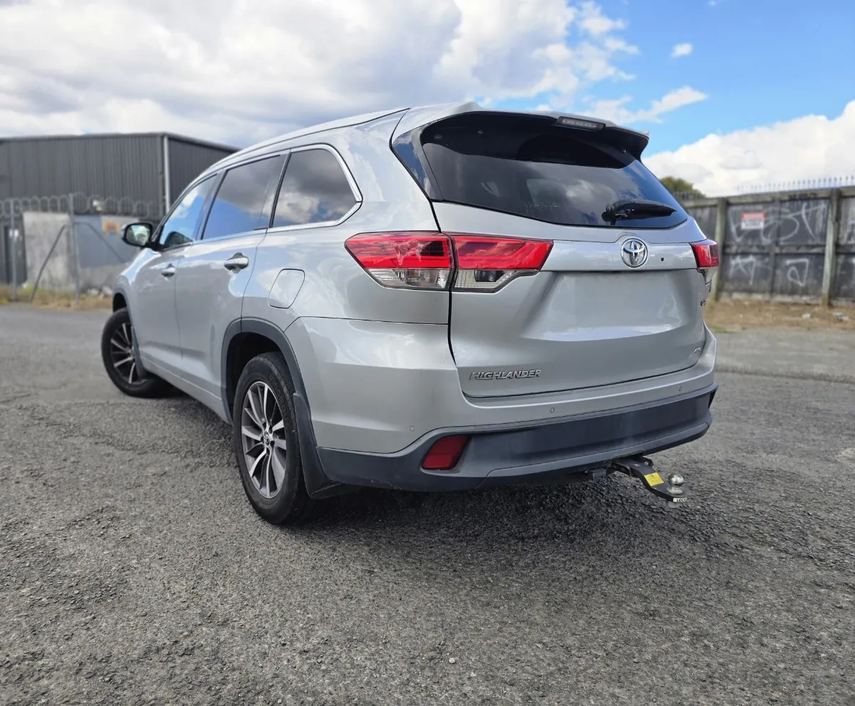 2017 Toyota Highlander Carousel 4
