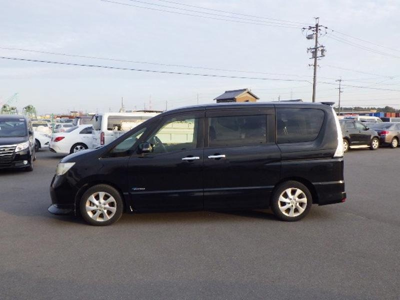 2013 Nissan Serena Carousel 8