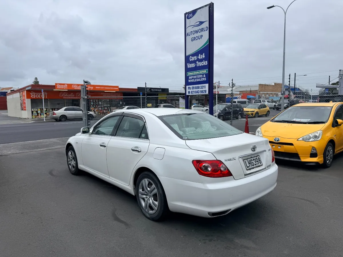 2006 Toyota Mark-X Carousel 3