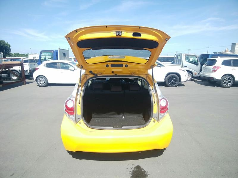 2013 Toyota Aqua Carousel 6
