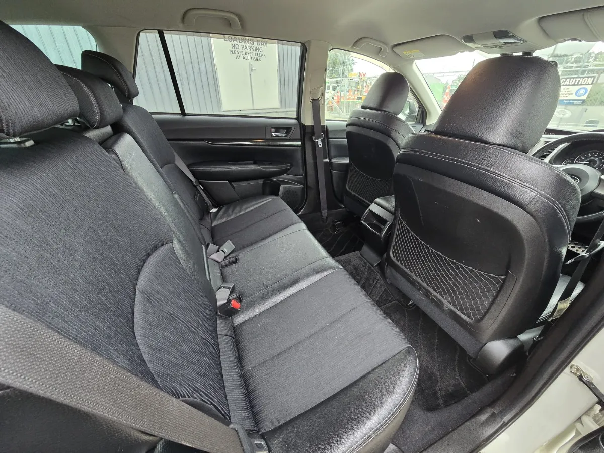 2009 Subaru Legacy Carousel 1