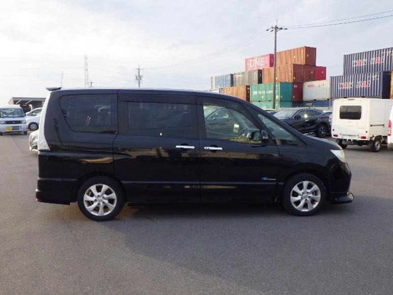 2013 Nissan Serena Carousel 7
