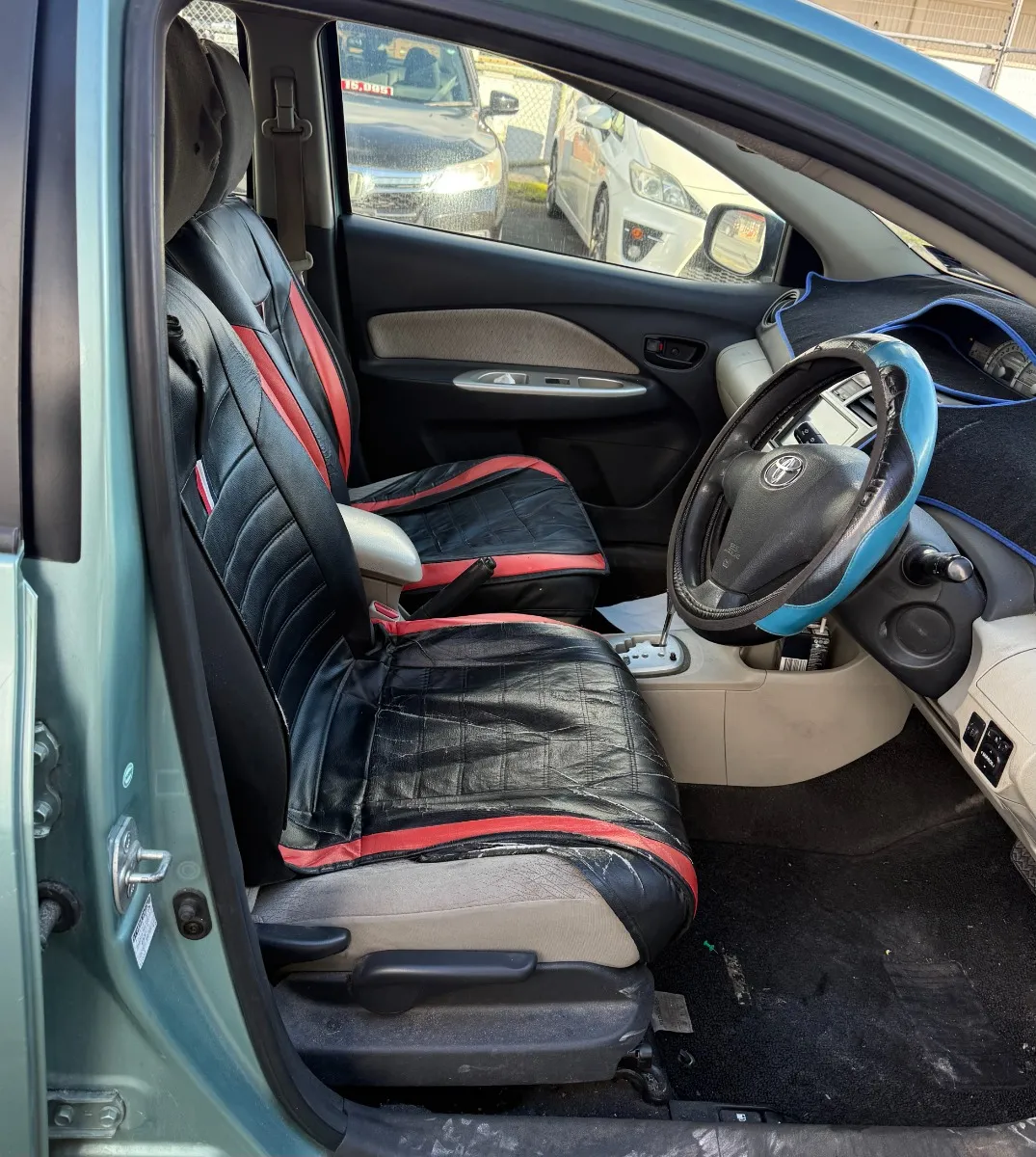 2006 Toyota Belta Carousel 3
