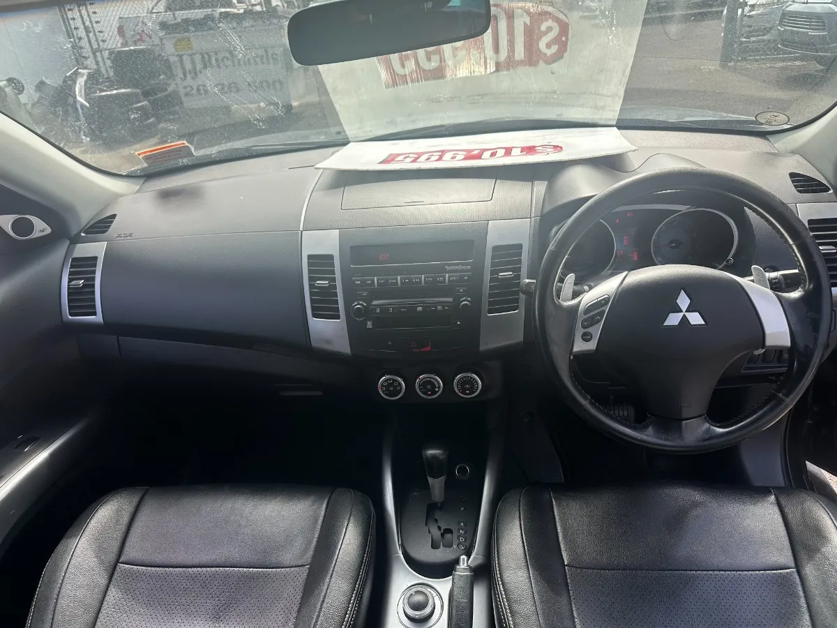 2005 Mitsubishi Outlander 7 Seater Carousel 7