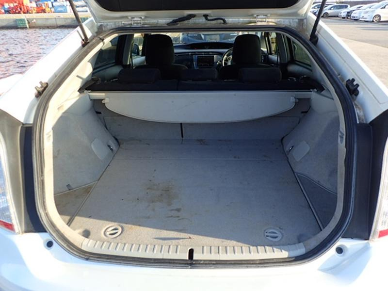 2012 Toyota Prius S Touring Saelection Carousel 6