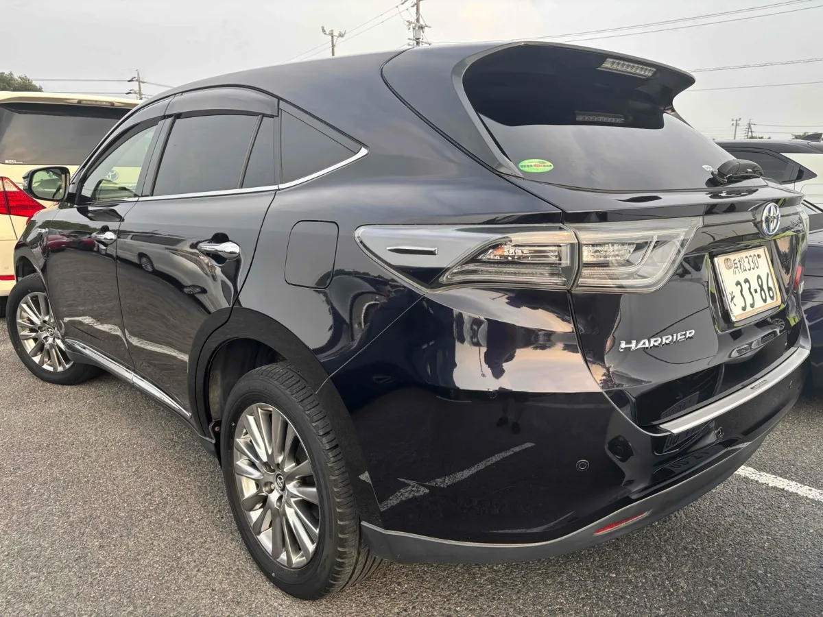 2014 Toyota Harrier Carousel 2