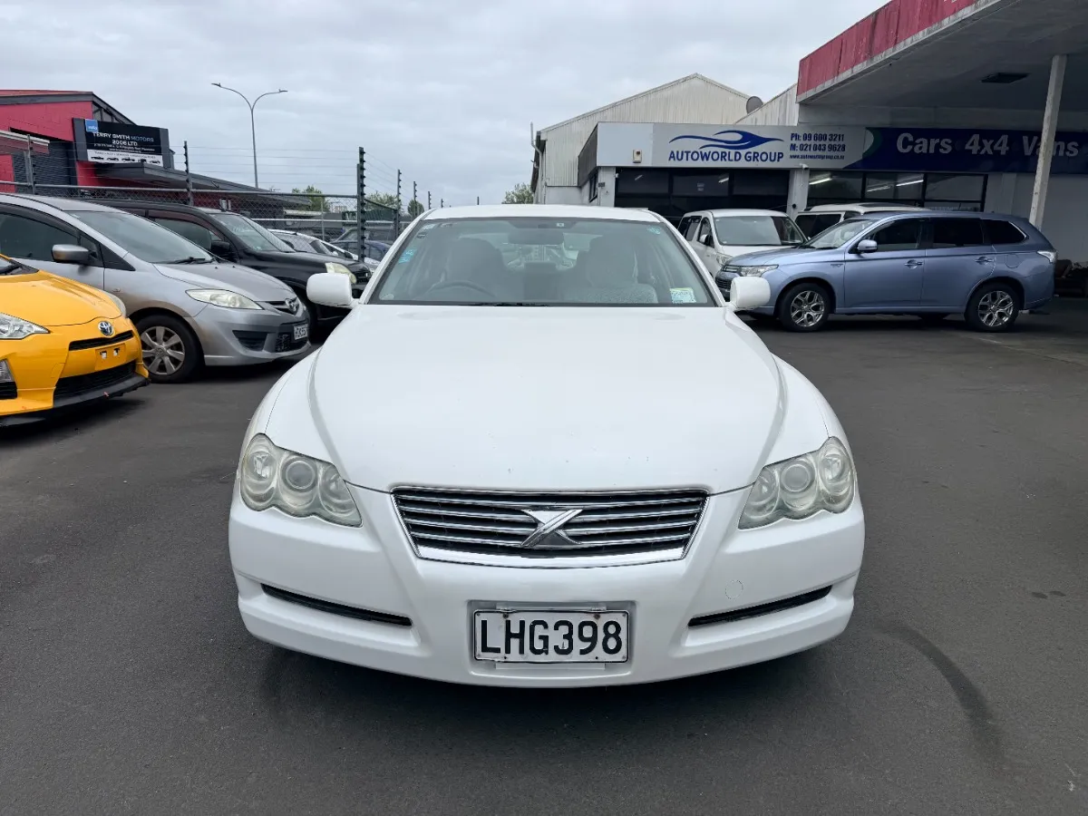 2006 Toyota Mark-X Carousel 1