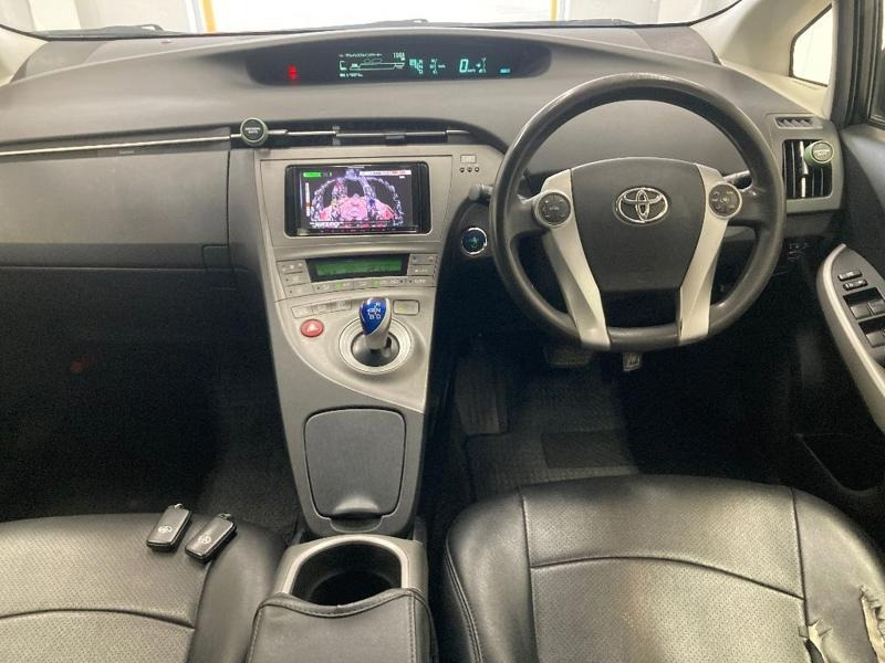 2012 Toyota Prius S Touring Selection Carousel 2