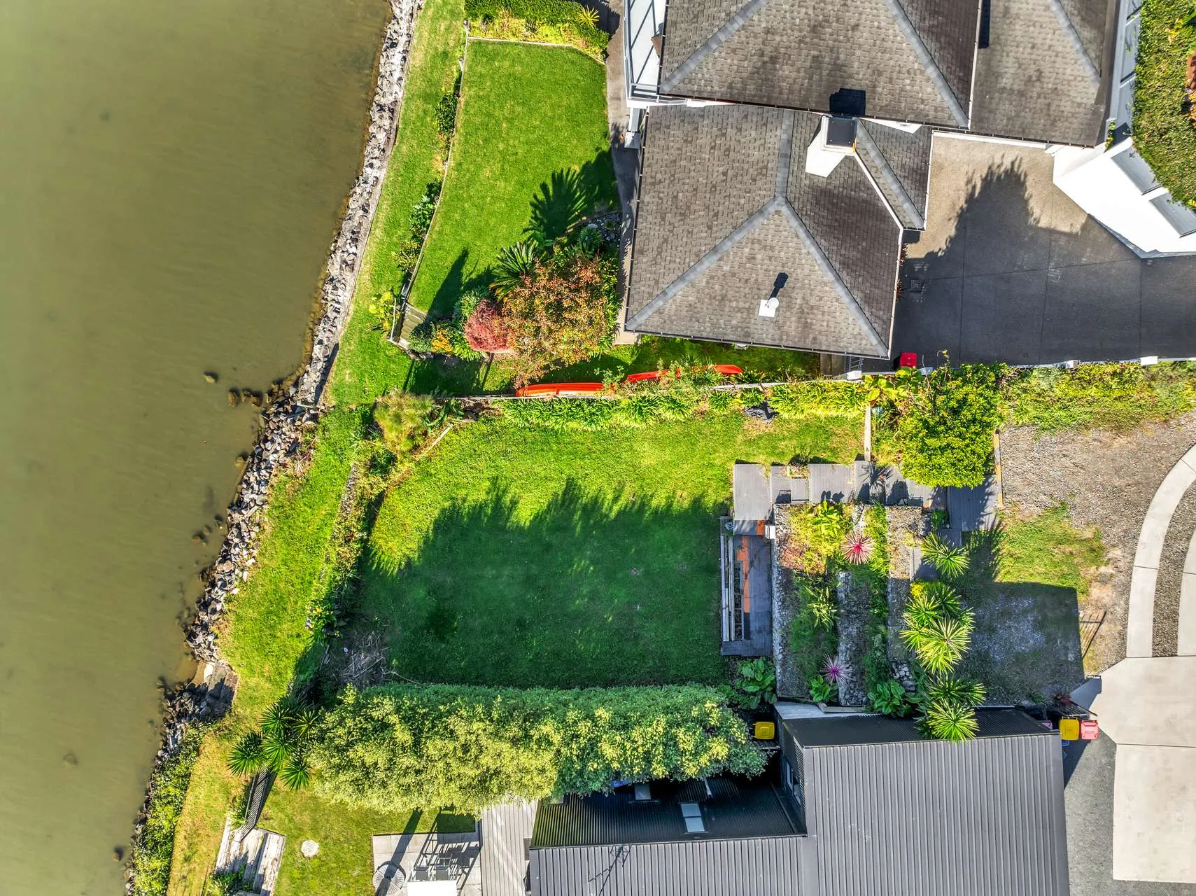 189B Welcome Bay Road Carousel 1