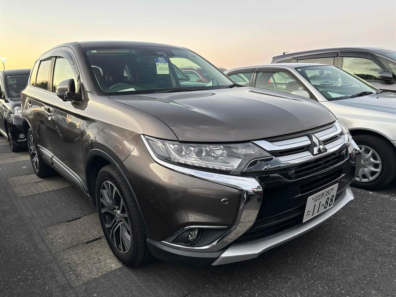 2018 Mitsubishi OUTLANDER 4WD 24G SAFETY PACKAGE