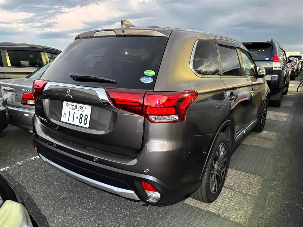 2018 Mitsubishi OUTLANDER 4WD 24G SAFETY PACKAGE Carousel 3