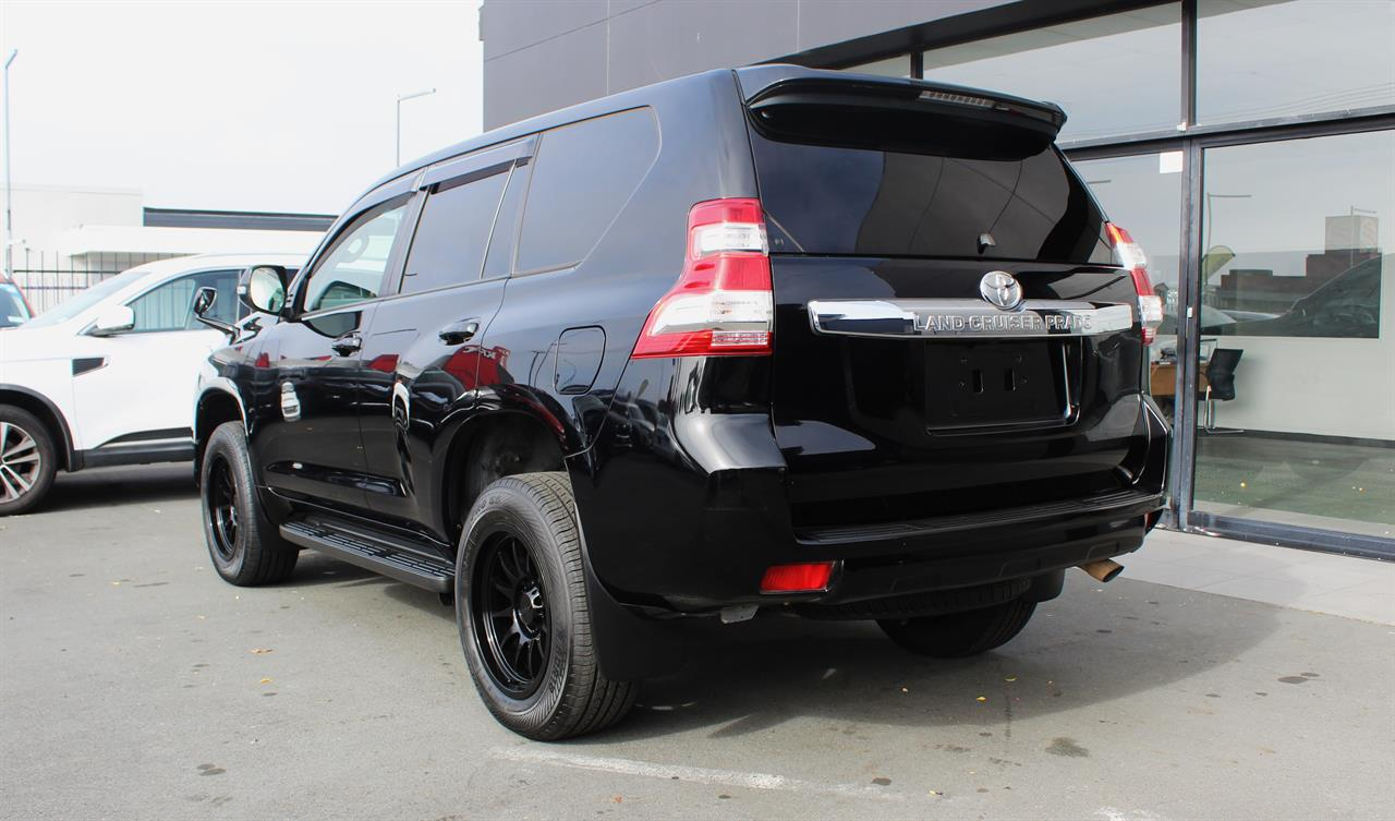 2017 Toyota LAND CRUISER PRADO TX Carousel 1