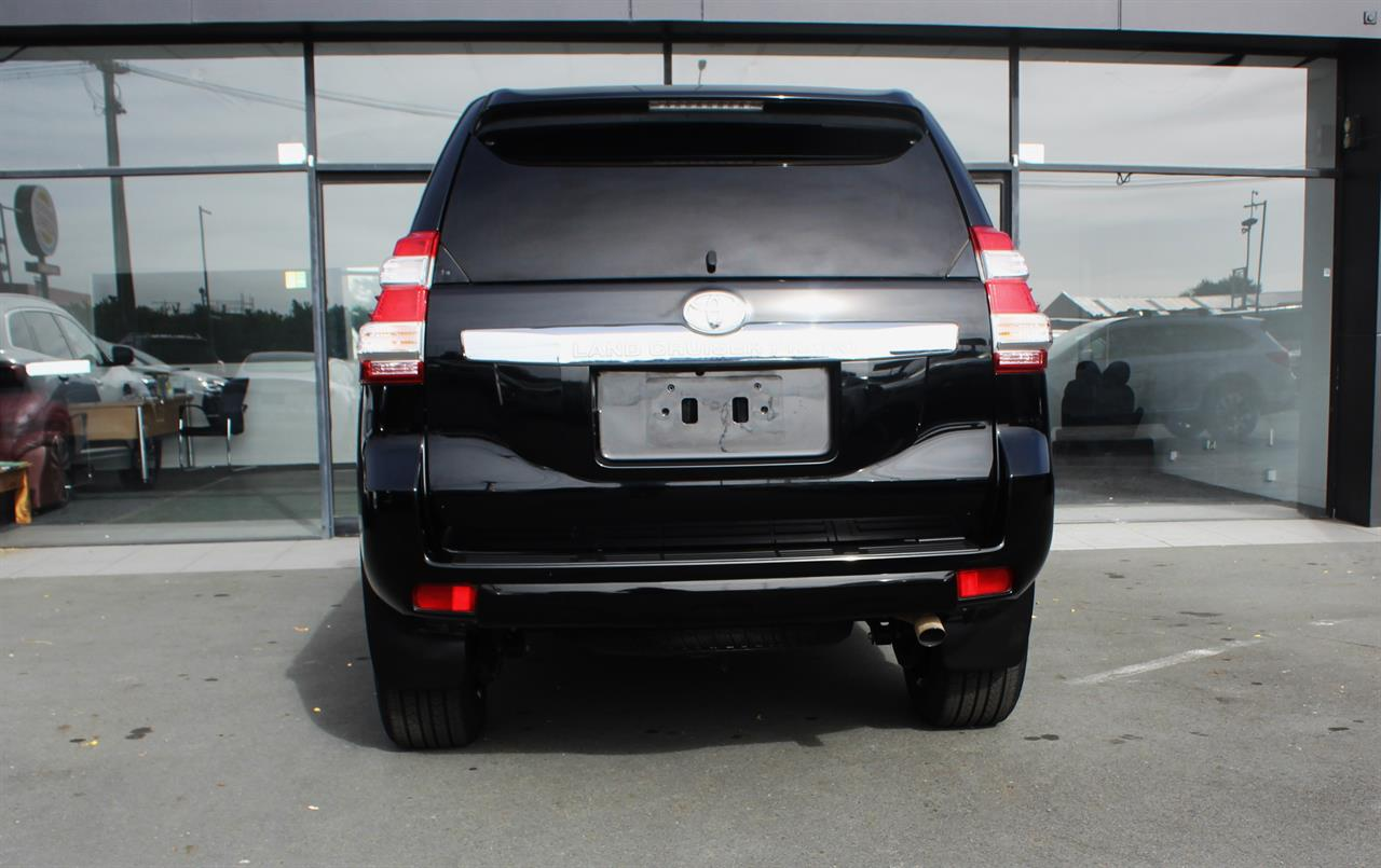 2017 Toyota LAND CRUISER PRADO TX Carousel 5