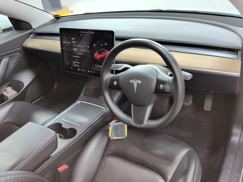2020 TESLA MODEL 3 STANDARD RANGE PLUS Carousel 2