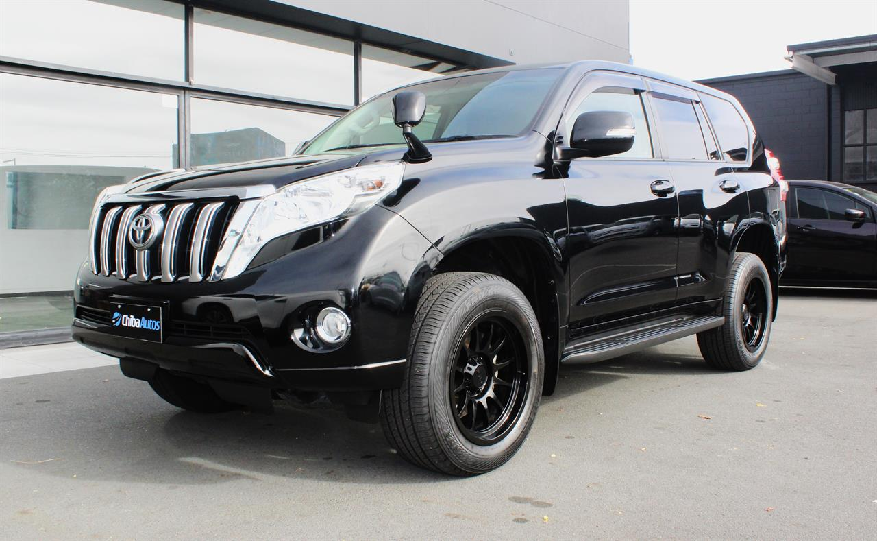 2017 Toyota LAND CRUISER PRADO TX Carousel 3