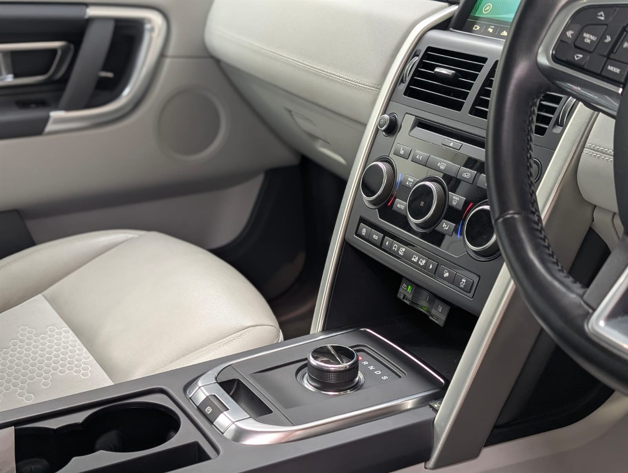 2018 Land Rover Discovery Carousel 2