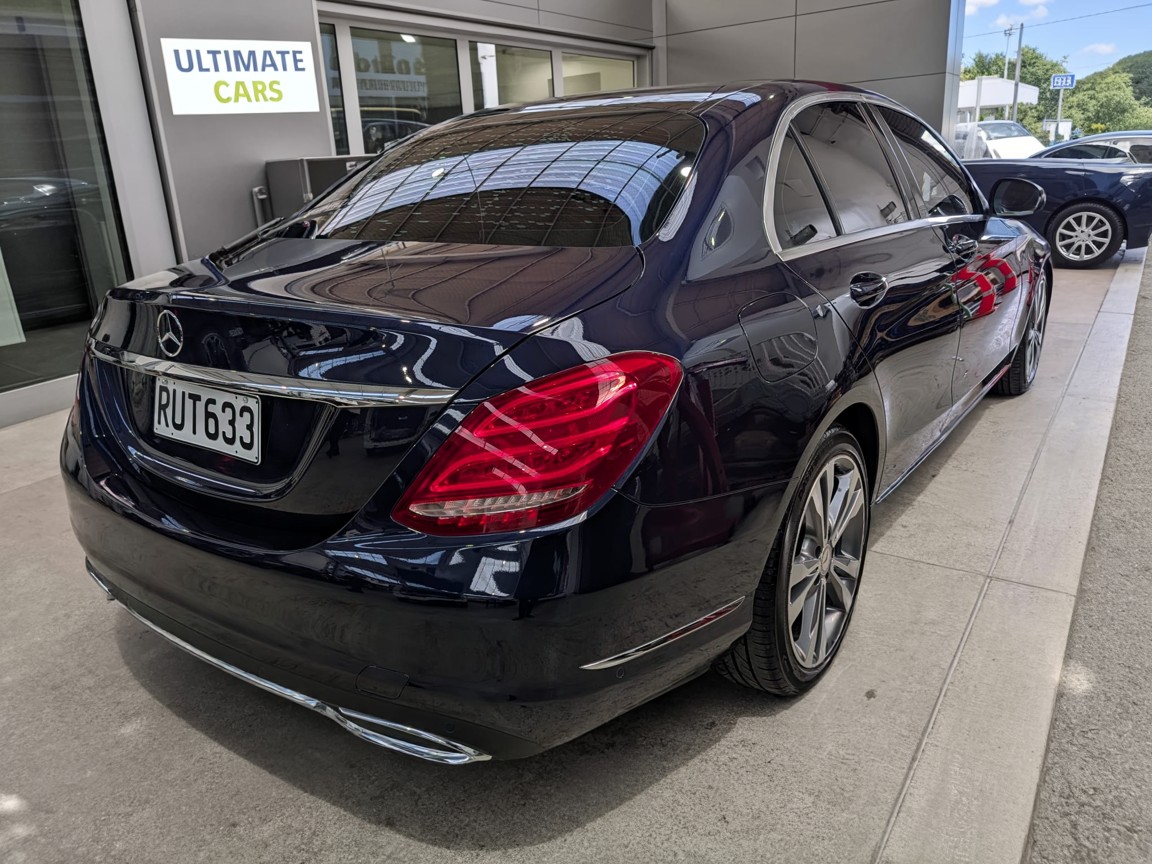 2015 Mercedes-Benz C-Class 4D C200 Carousel 11