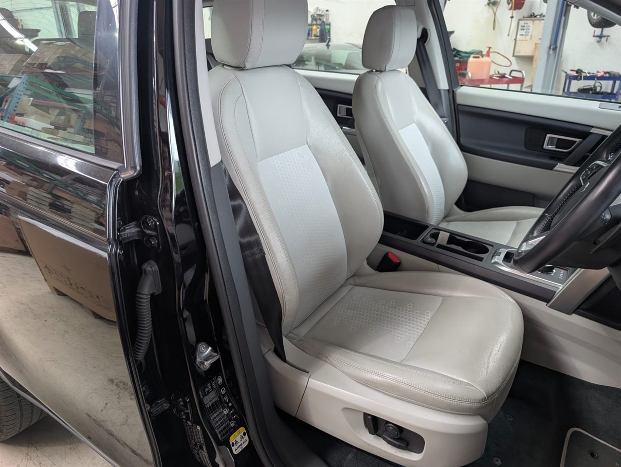 2018 Land Rover Discovery Carousel 8